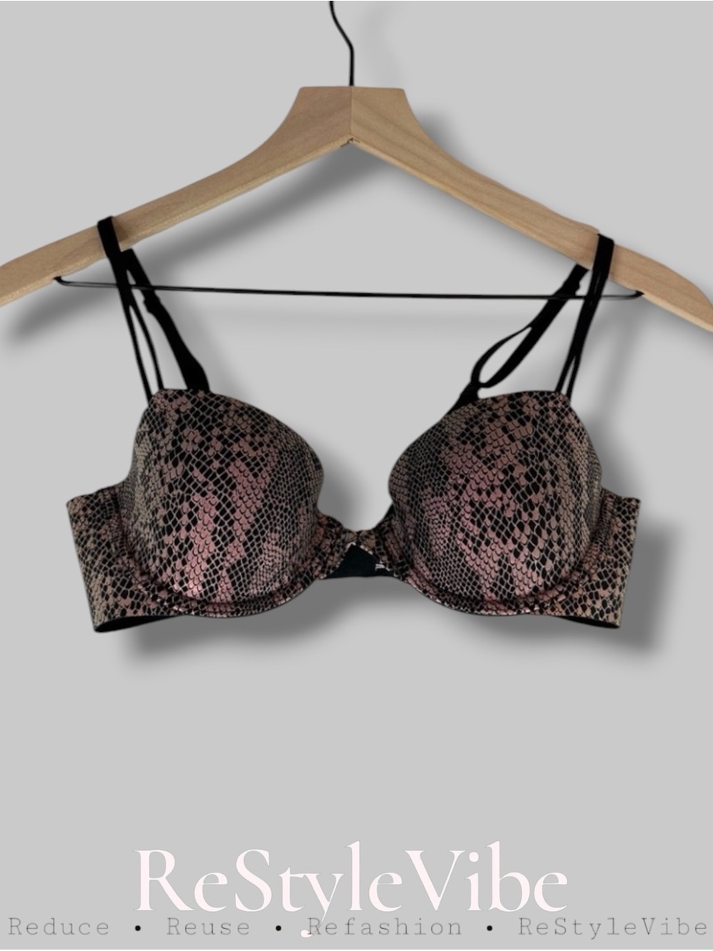 VICTORIA’S SECRET VS Bra Size 34B Lined Demi Underwire Snakeskin Print Sexy